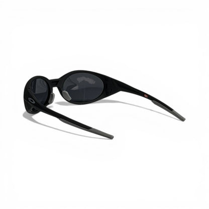 Oakley Polarized Oval Sunglasses – Matte Black Sport Edition 🕶️⚡