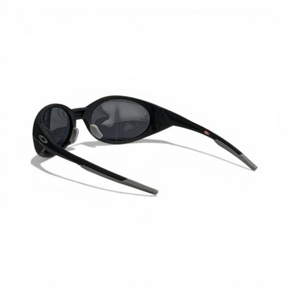 Oakley Polarized Oval Sunglasses – All Black Stealth Edition 🕶️⚡