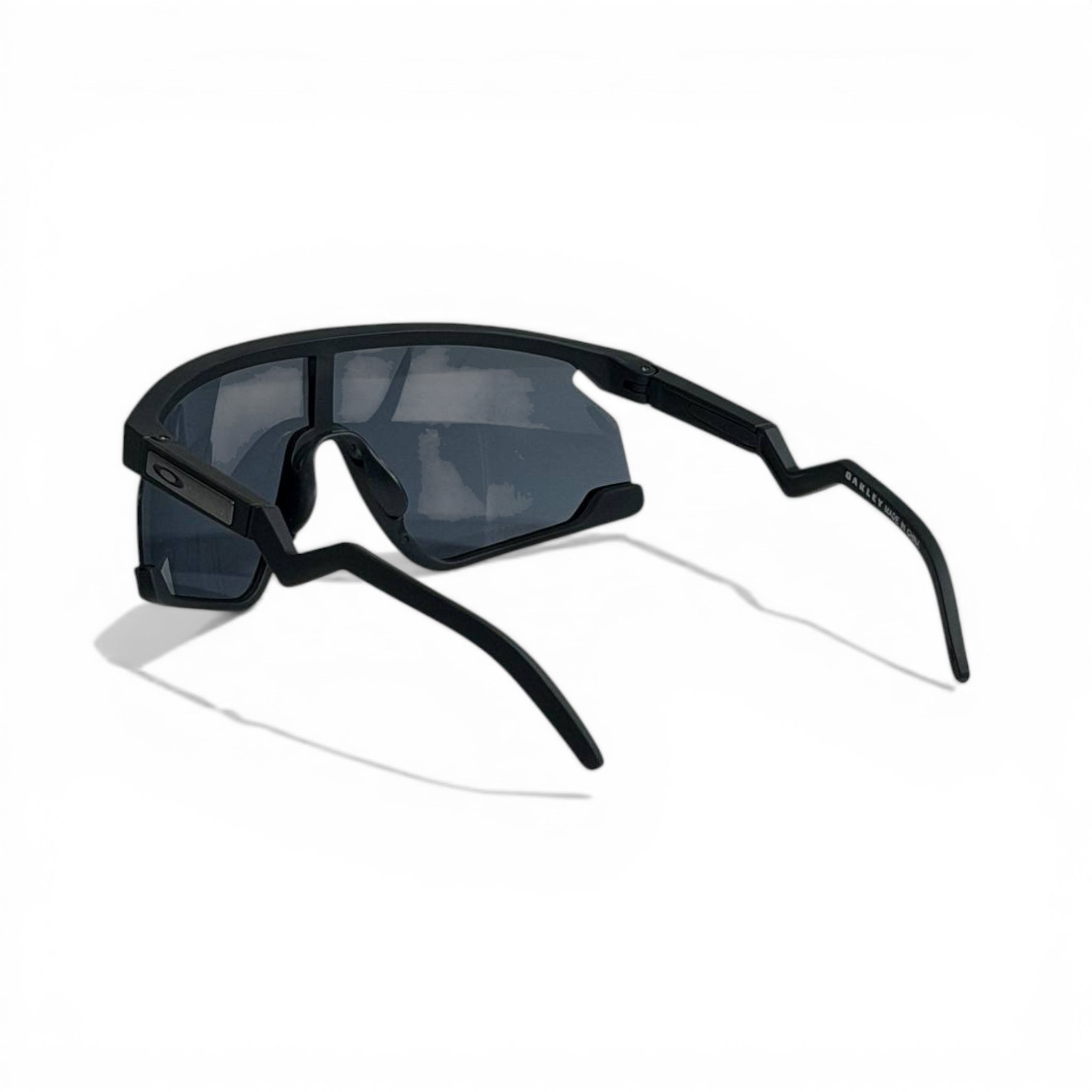 Oakley Oversized Shield Sunglasses – All Black Stealth Edition 🕶️⚡