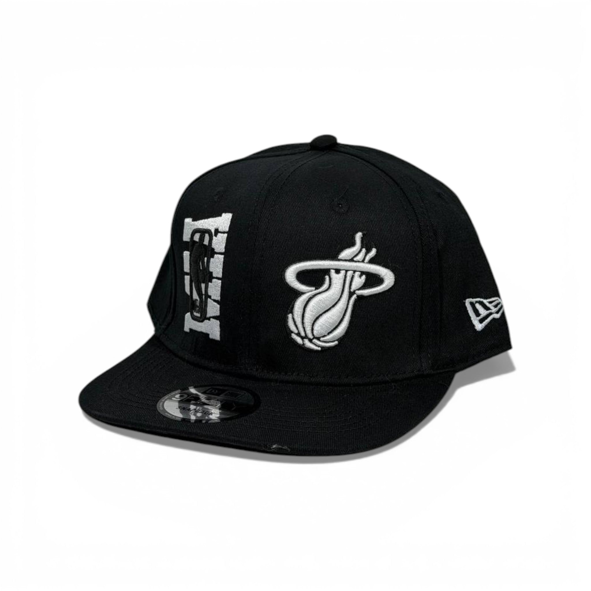 🧢 Miami Heat Black Flat Brim Cap – Clean NBA Streetwear Essential 🔥🖤🏀