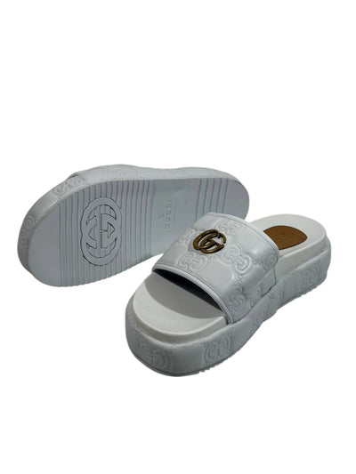 GUCCI GG Embossed Slide Sandals – White Edition 🤍✨