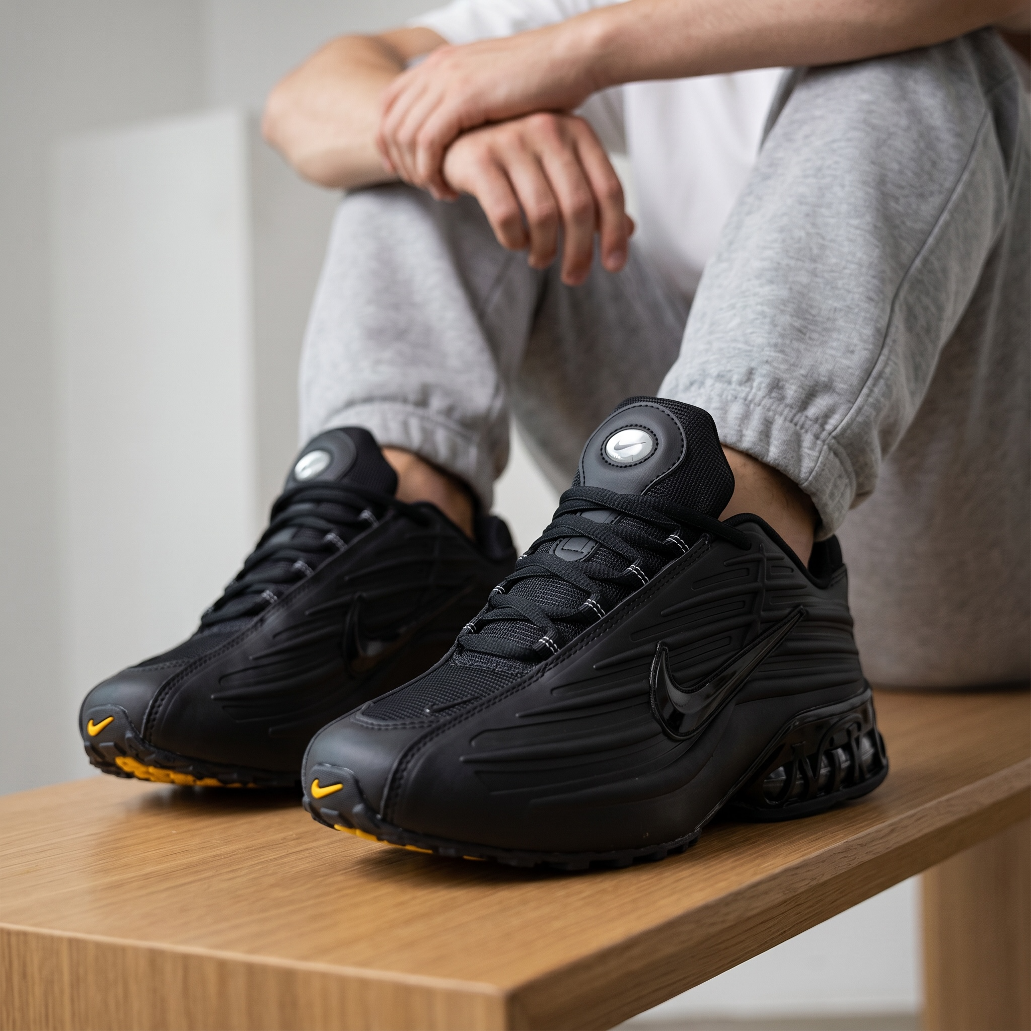 👟 Nike Shox R4 – Triple Black