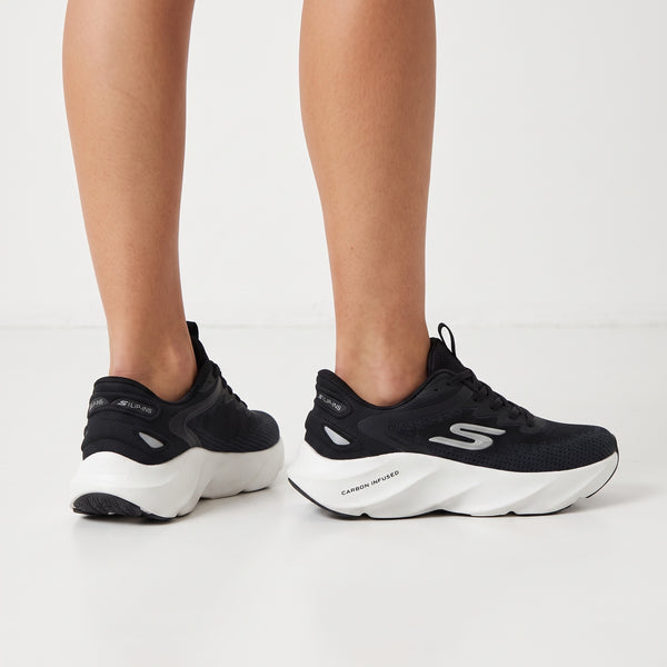 Skechers Max Cushion – Black Carbon Runner 👟