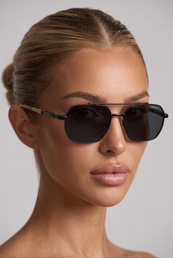Burberry Sunglasses – Black Check Temple 🕶️