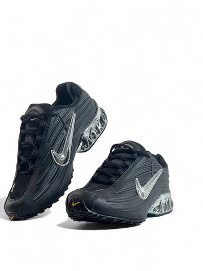 Nike Shox Black Chrome Edition – Bold Power, Timeless Style