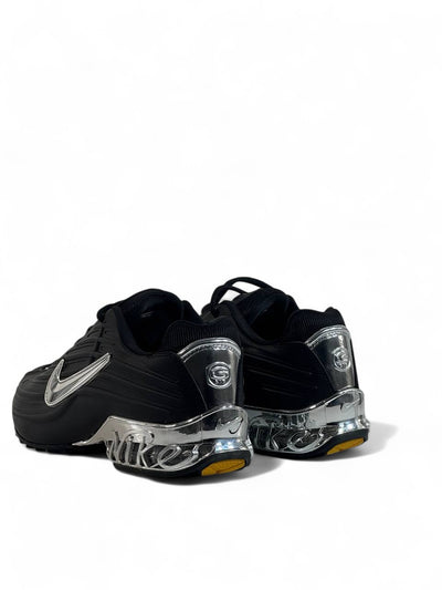 Nike Shox Black Chrome Edition – Bold Power, Timeless Style