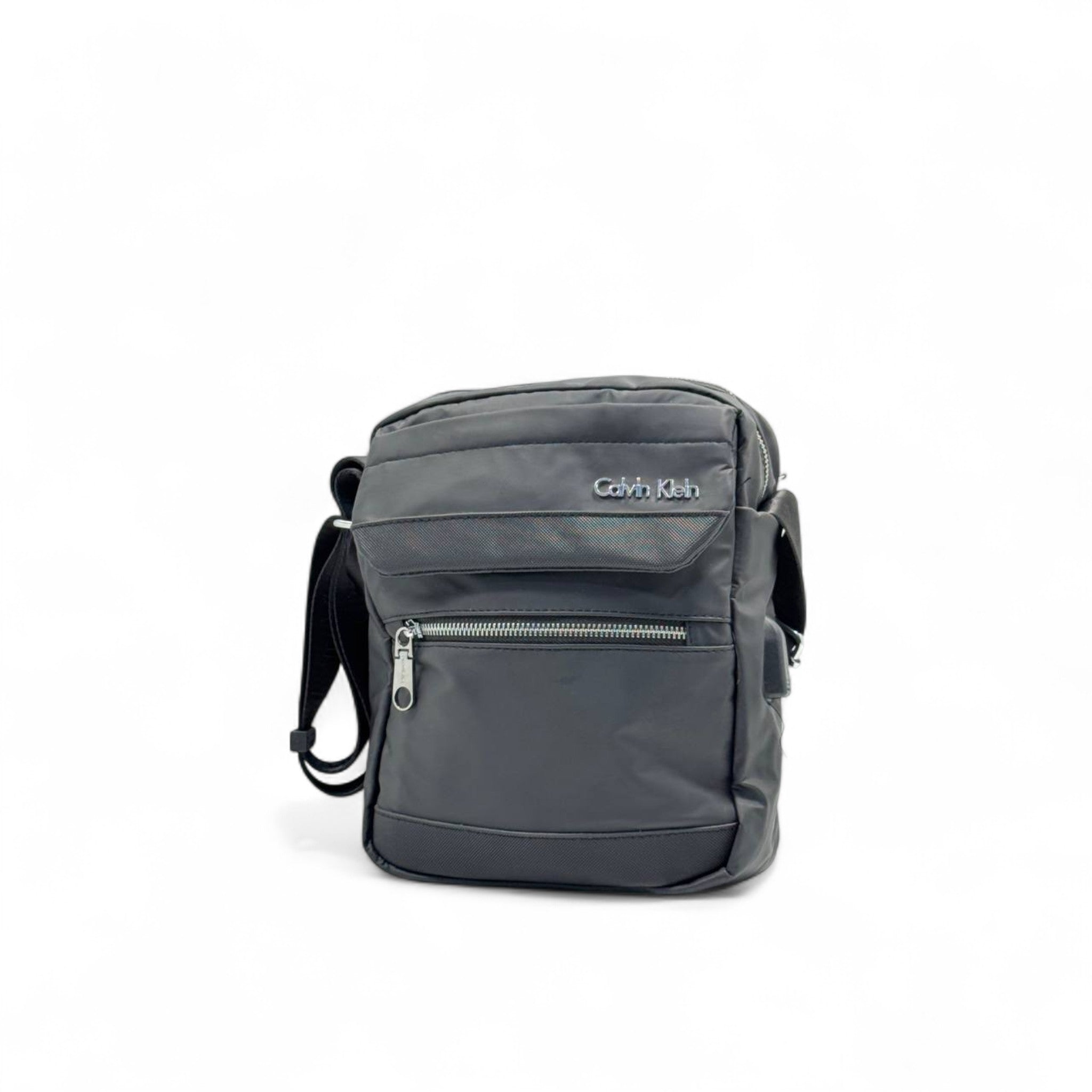 Calvin Klein Black Crossbody Bag – Sleek Nylon Urban Style 🎒✨