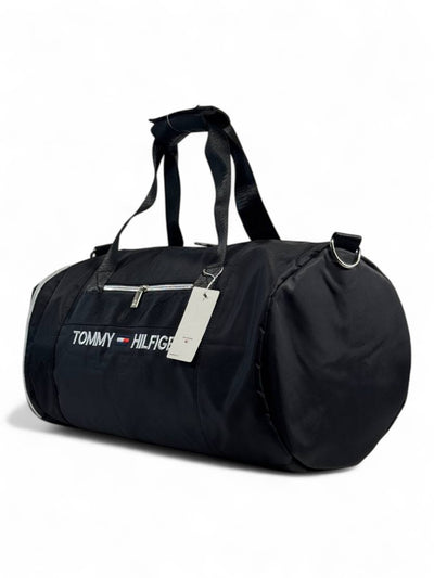 🖤 Tommy Hilfiger Duffel Bag – Black Classic Edition 🖤