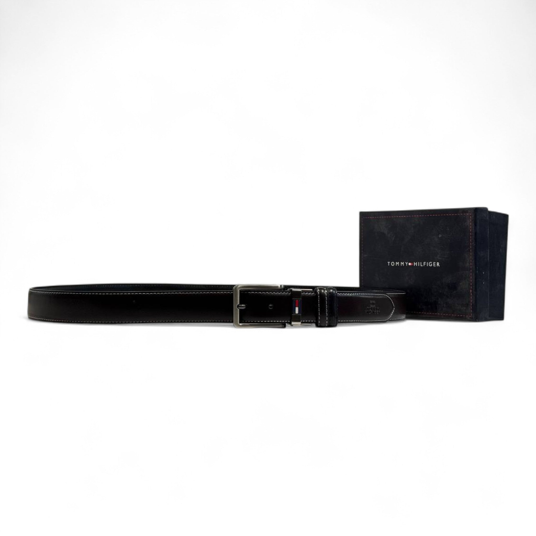 🔵🔴 Tommy Hilfiger Reversible Leather Belt – 135cm (Black & Brown) 🤍