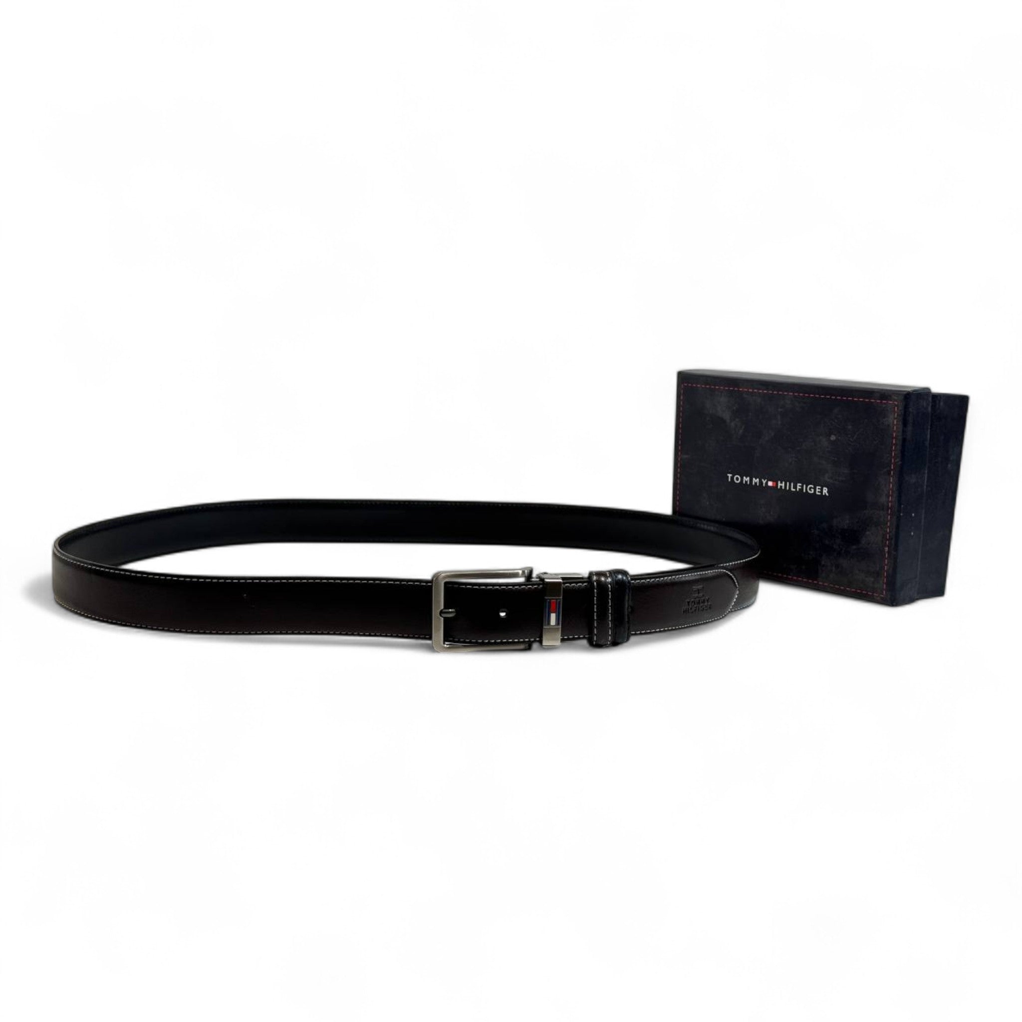 🔵🔴 Tommy Hilfiger Reversible Leather Belt – 135cm (Black & Brown) 🤍