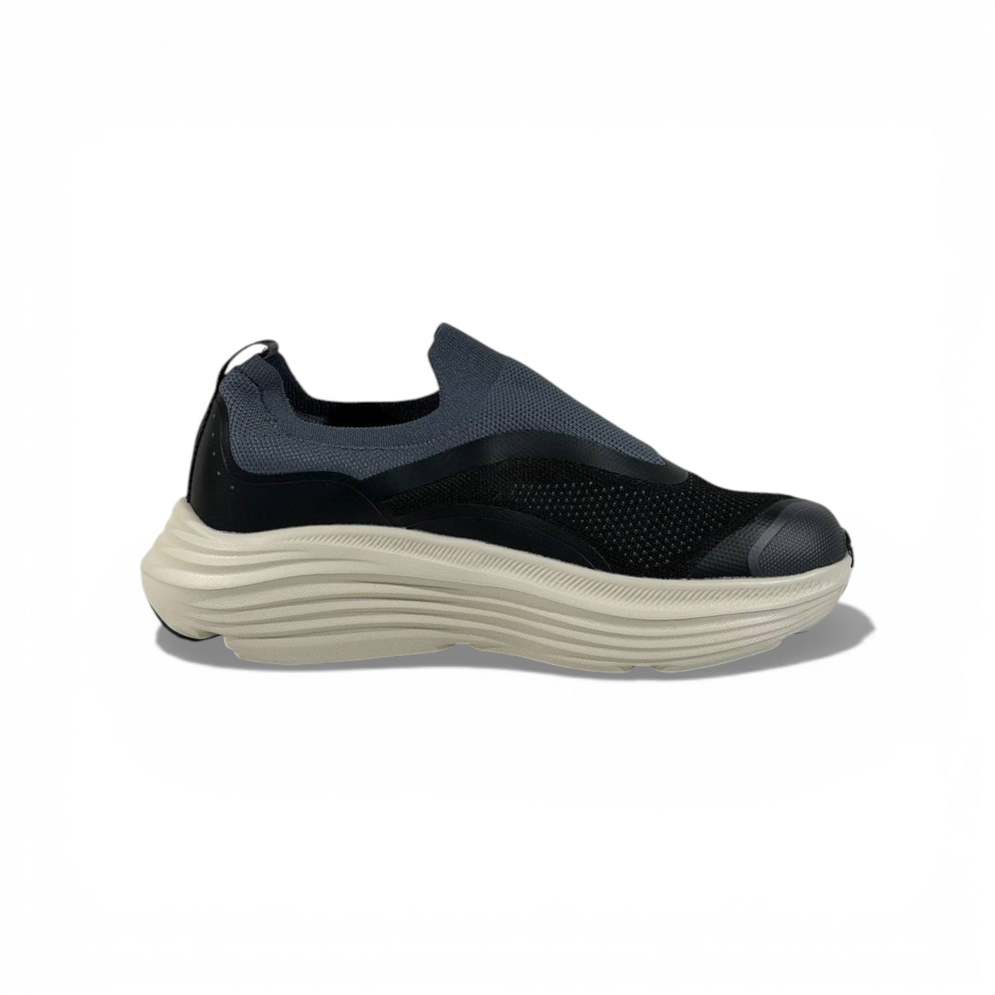 🖤 Skechers Max Cushion Slip-On Sneakers – Superior Comfort for Everyday Wear 👟✨