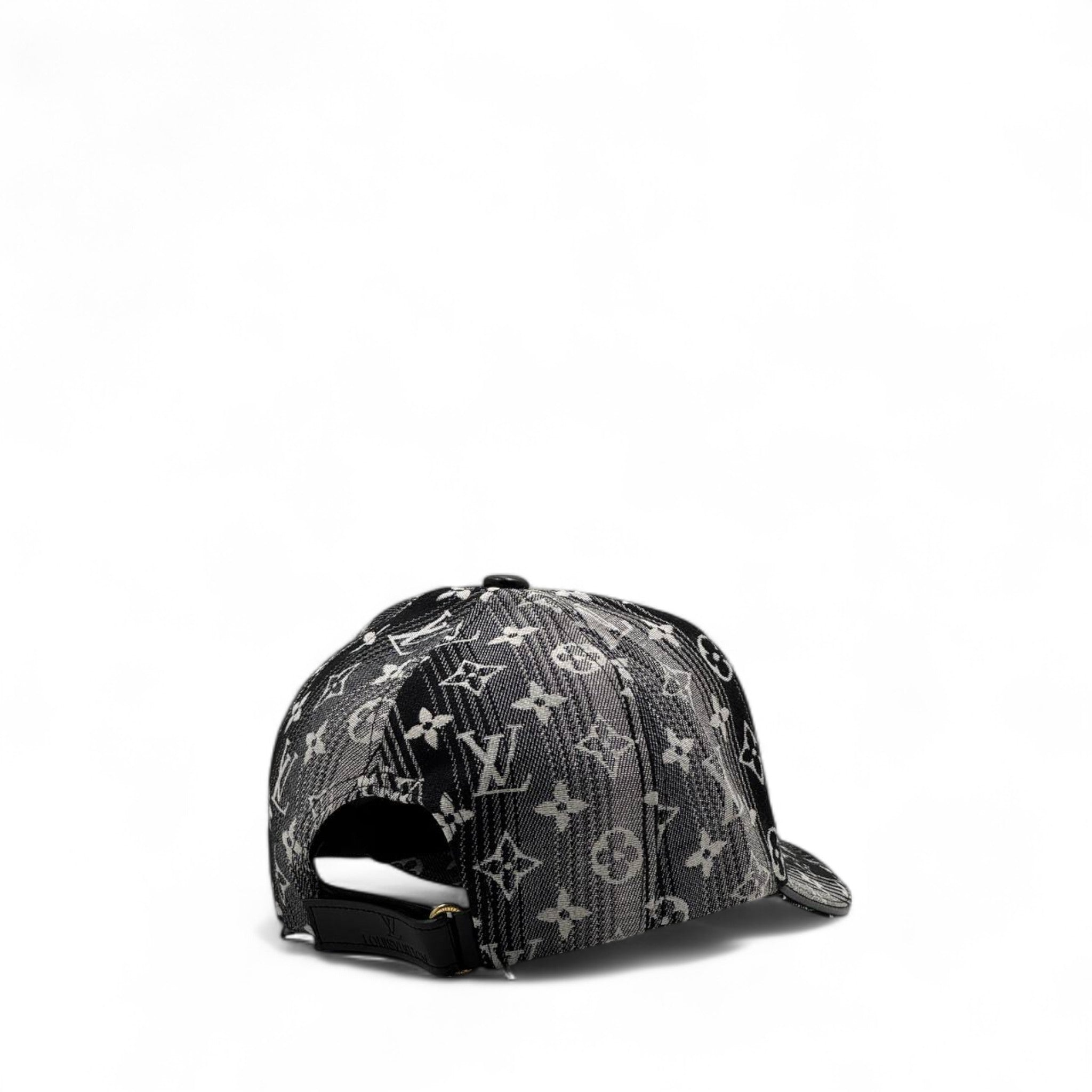 Louis Vuitton Monogram Gradient Cap – Noir Edition 🖤🧢
