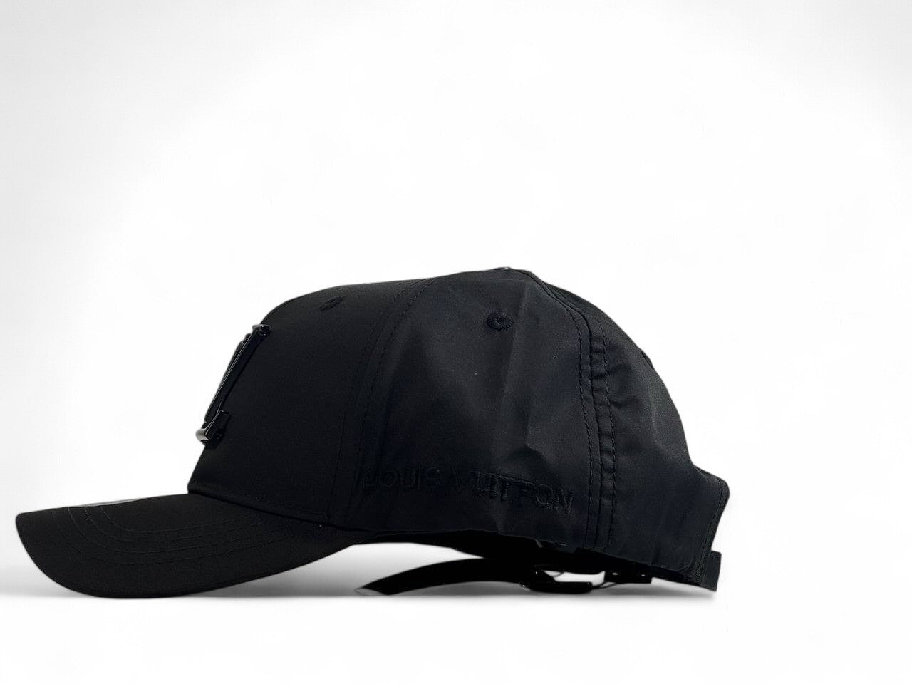 🖤 Louis Vuitton All-Black Metal Logo Cap 🖤