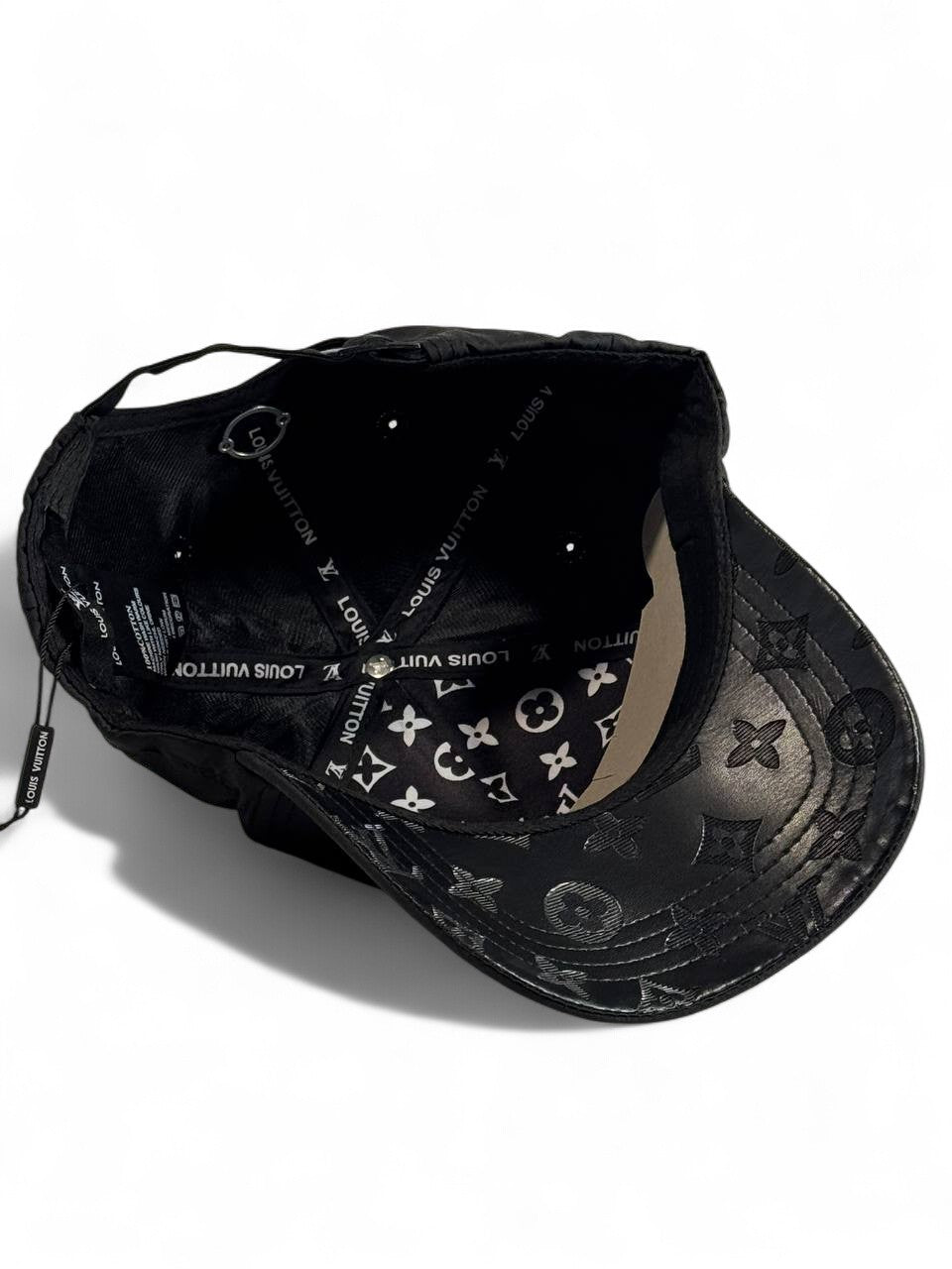 🖤 Louis Vuitton All-Black Metal Logo Cap 🖤