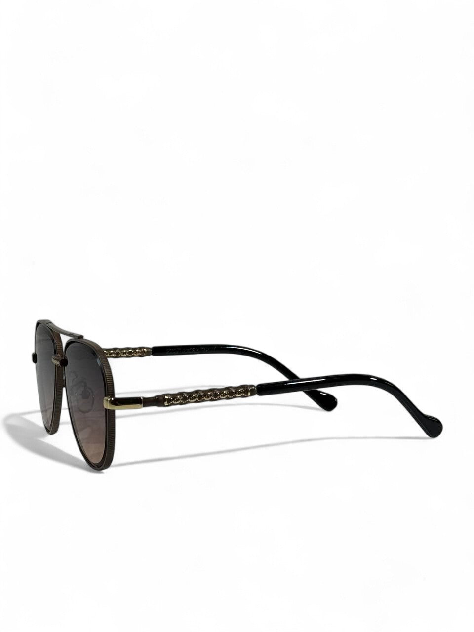 🕶️ Gucci Aviator Sunglasses – Black & Gold Signature Chain Edition