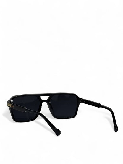 🕶️ Gucci Rectangular Sunglasses – Black Classic Edition