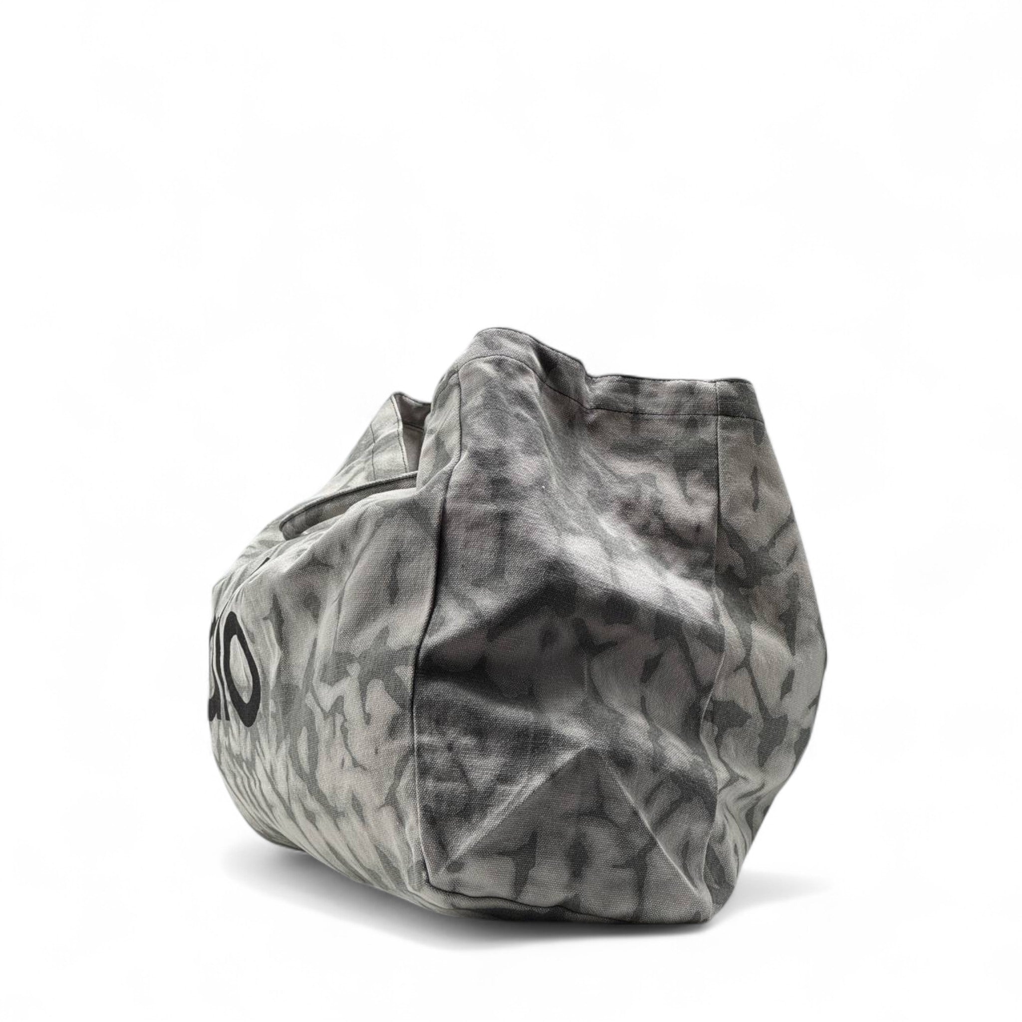 Alo Yoga Oversized Quilted Gym Tote 🖤🧘 – Marble Camo Edition