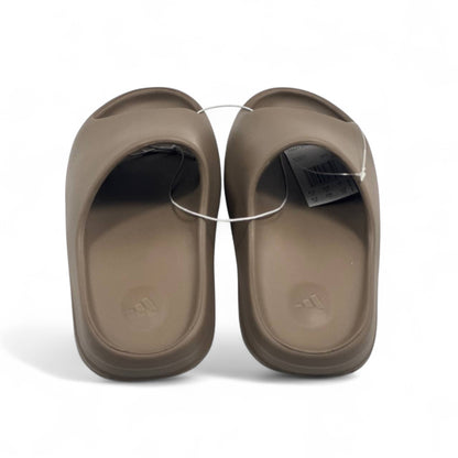 Adidas Yeezy Slides – Mocha Brown ☕️