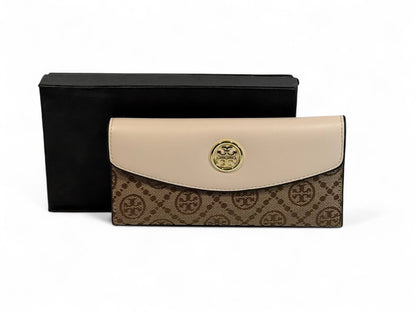 🤍 Tory Burch Signature Flap Wallet – Beige & Brown Monogram Elegance 💼