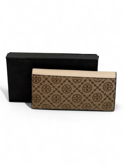 🤍 Tory Burch Signature Flap Wallet – Beige & Brown Monogram Elegance 💼