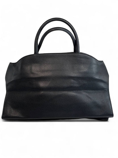 Salvatore Ferragamo Large Black Leather Handbag 🖤 | Iconic Gancini Detail & Timeless Italian Craftsmanship