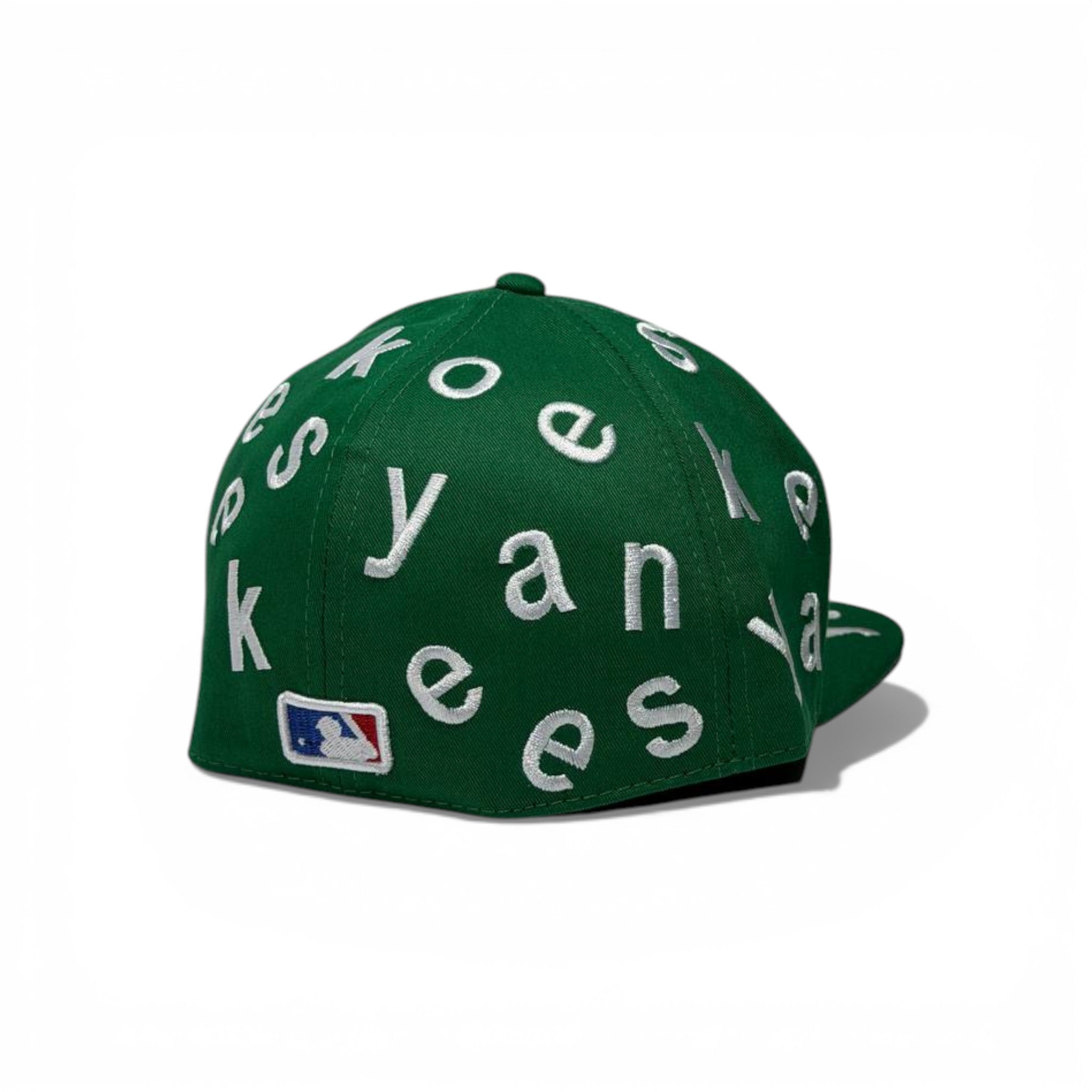 🧢 New York Yankees Embroidered Snapback Cap – Green All-Over Logo