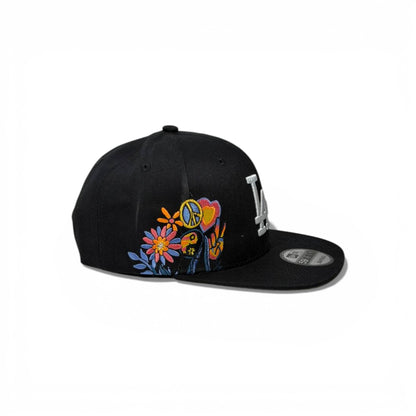 🧢 Los Angeles Dodgers Embroidered Snapback Cap – Black