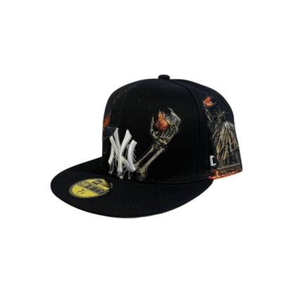 New York Yankees Graphic Black Fitted Cap – Flame Art Design 🔥🧢