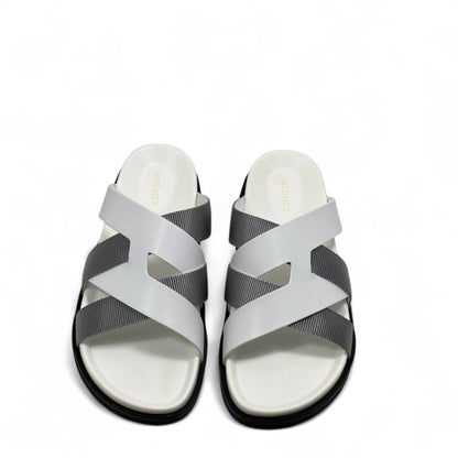 Hermès Inspired H Slide Sandals – White & Grey Elegance 👣🧡