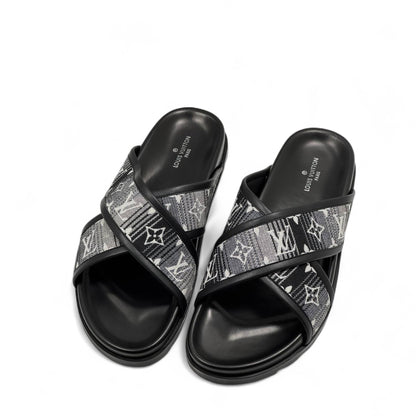 Louis Vuitton Monogram Slide Slippers – Black & Grey Signature Look 👟✨