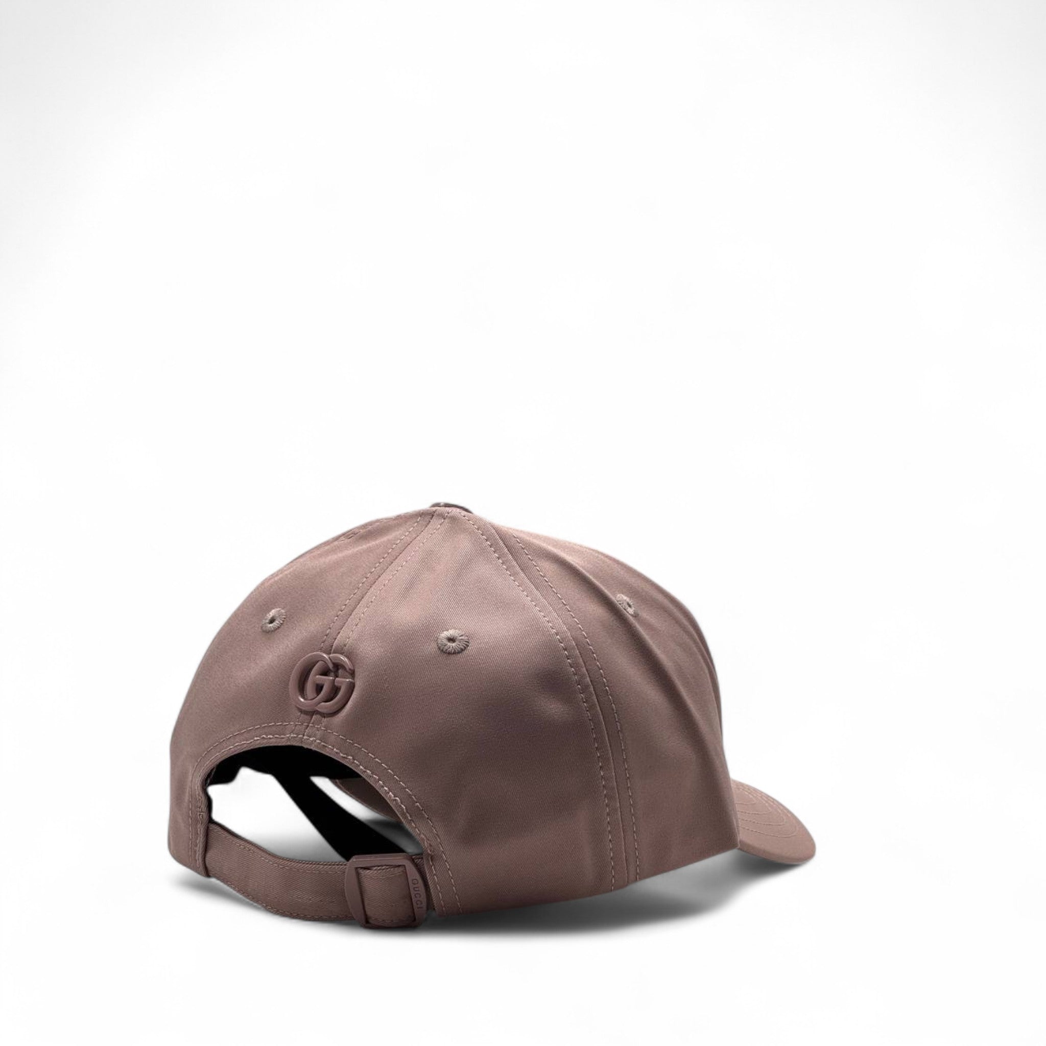 Gucci Pink Logo Cap – Soft Elegance Meets Bold Style 🎀✨