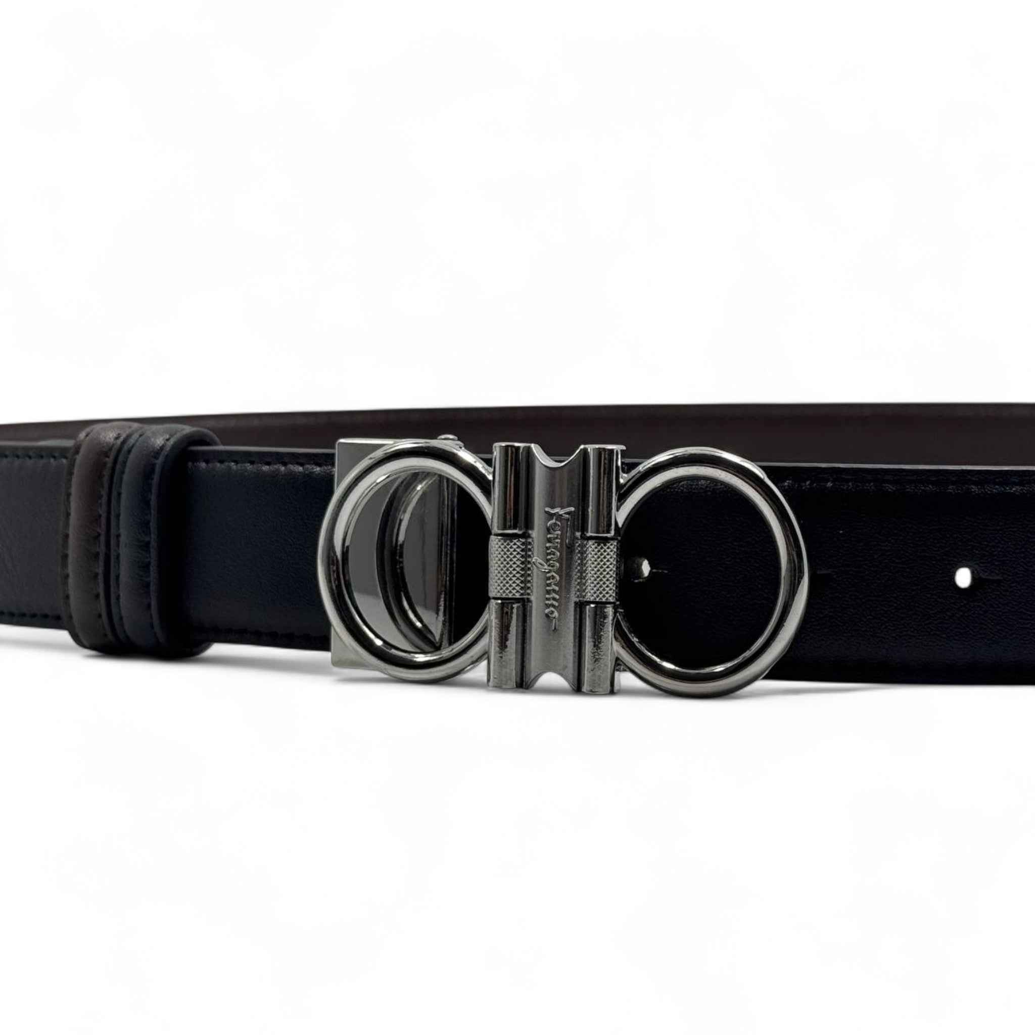 Salvatore Ferragamo Gancini Leather Belt – 120cm 🖤 Signature Elegance