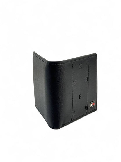 Tommy Hilfiger-Inspired “H” Embossed Black Wallet – Classic Craftsmanship, Modern Confidence 🖤✨