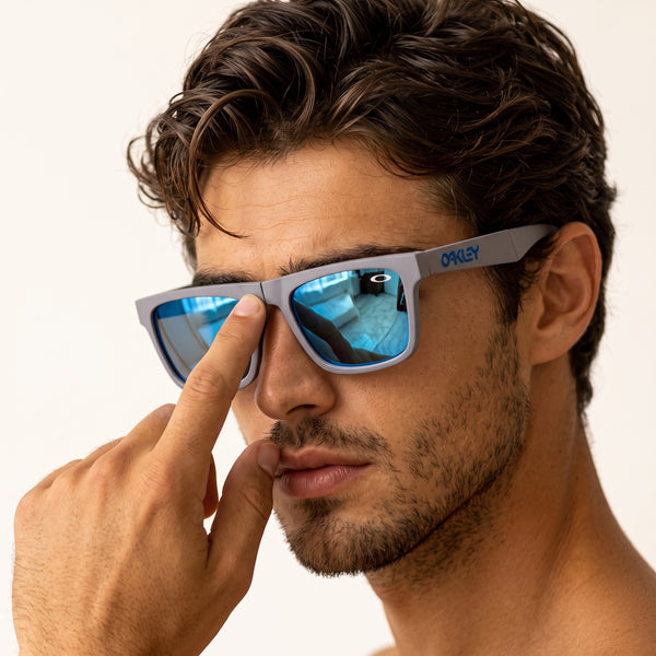 Oakley Eyewear – Matte Grey Blue Mirror 😎
