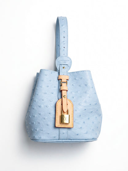 🩵 Louis Vuitton Lockme Bucket Bag – Sky Blue Ostrich Leather ✨