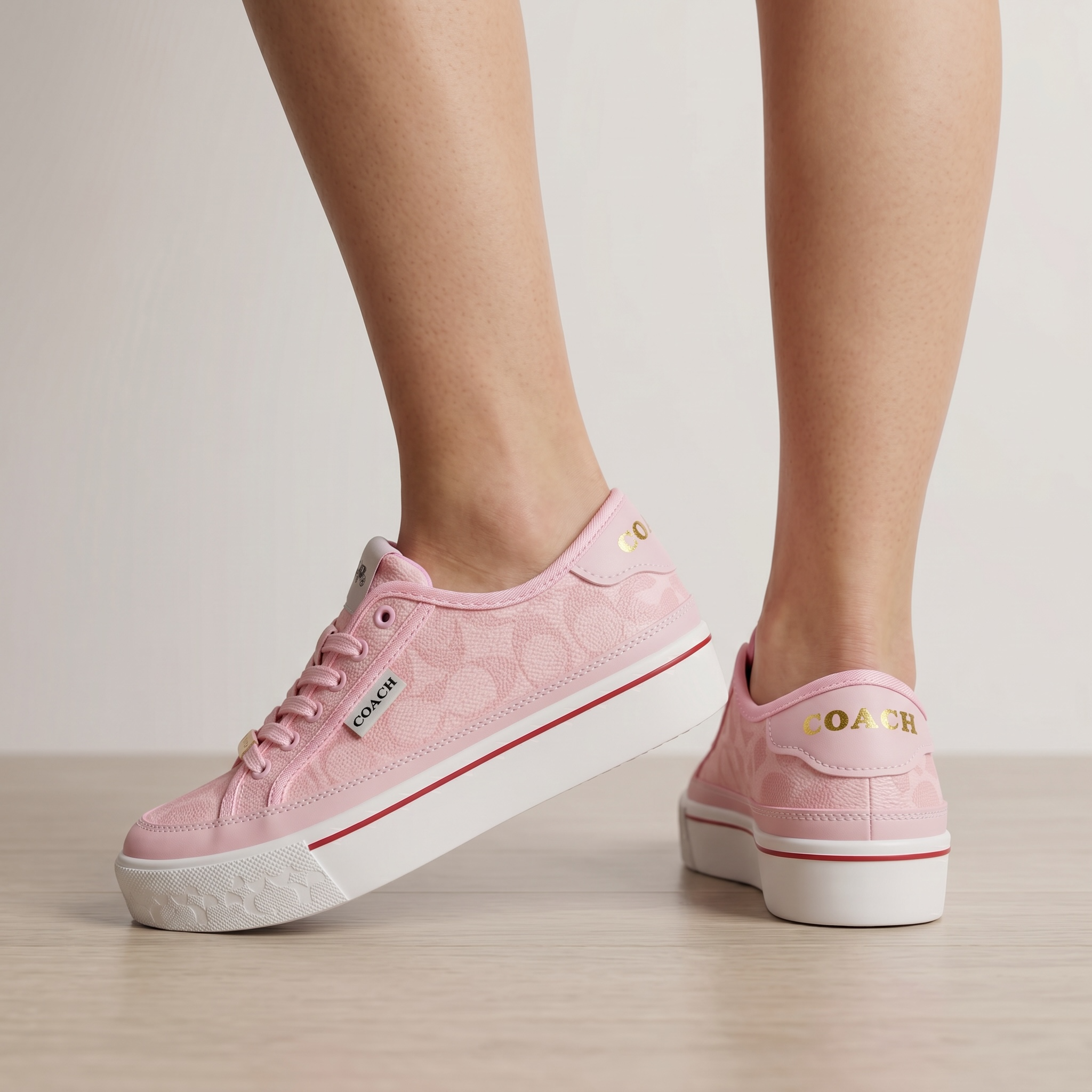 Coach Platform Signature Sneakers – Soft Pink Edition 🎀✨