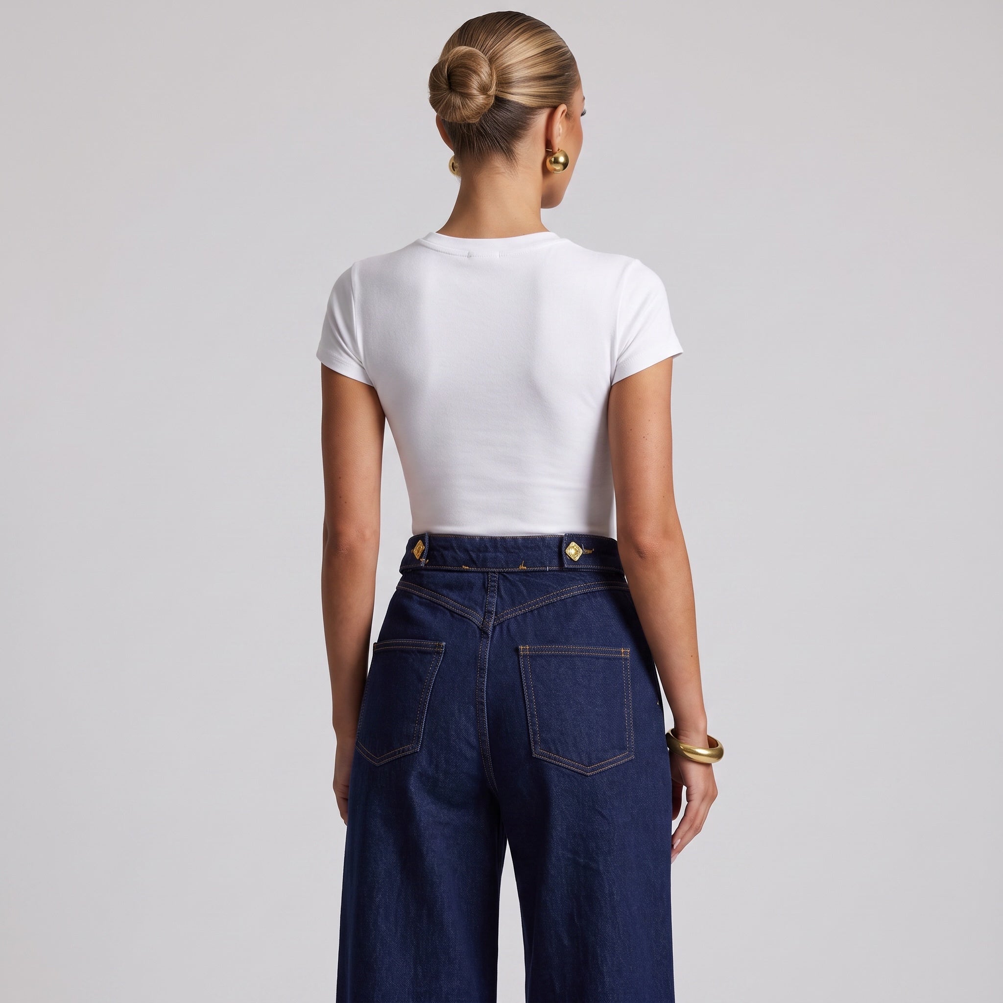 Women's white slim crew neck t‑shirt