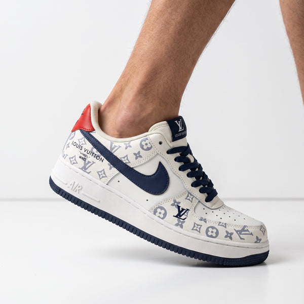 Louis Vuitton Sneaker – White Navy Monogram 👟