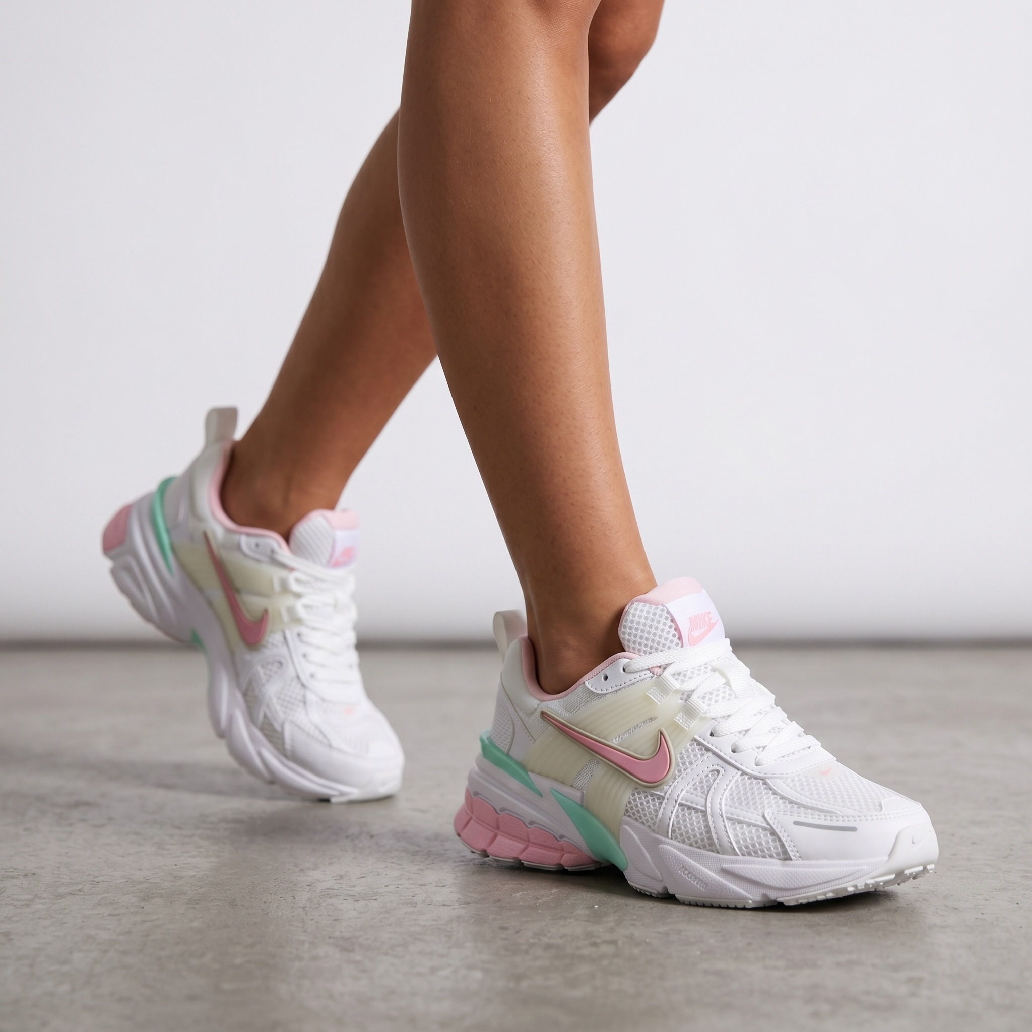 Nike V5 RNR White Pink Mint 🌸🤍🍃