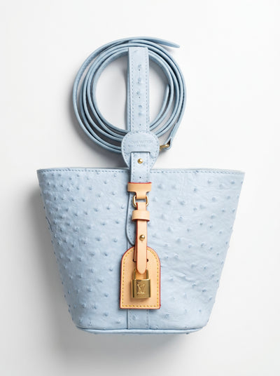 🩵 Louis Vuitton Lockme Bucket Bag – Sky Blue Ostrich Leather ✨