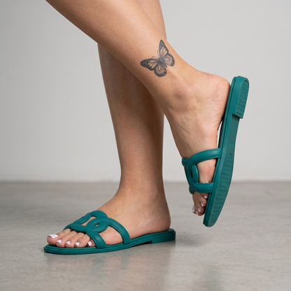 Hermès Chypre Rubber Sandals – Emerald Green 💚