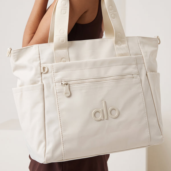 Alo Yoga Utility Tote – Cream 👜