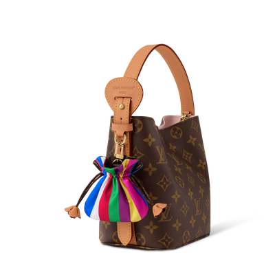 👜 Louis Vuitton Monogram Bucket Bag with Silk Bow Charm