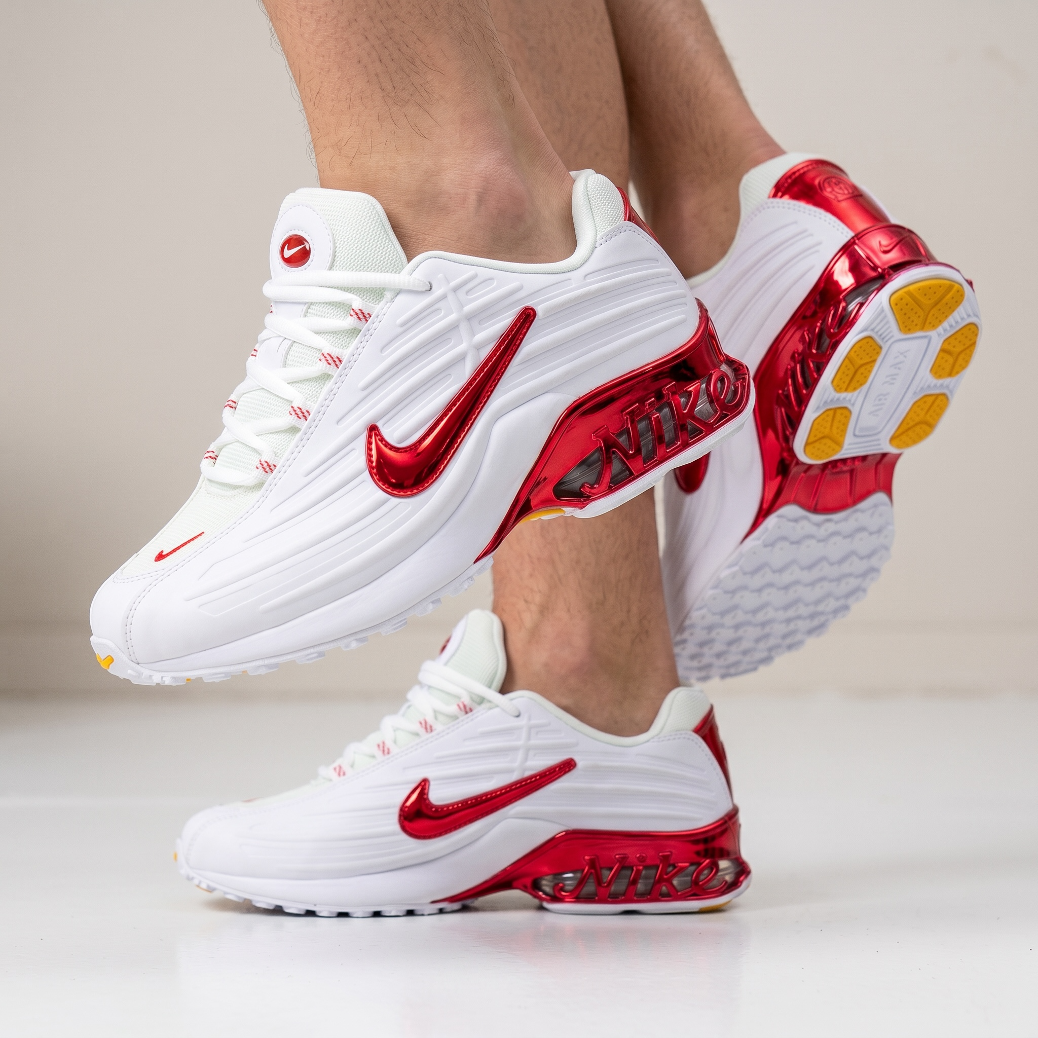 👟 Nike Shox R4 – White & Metallic Red