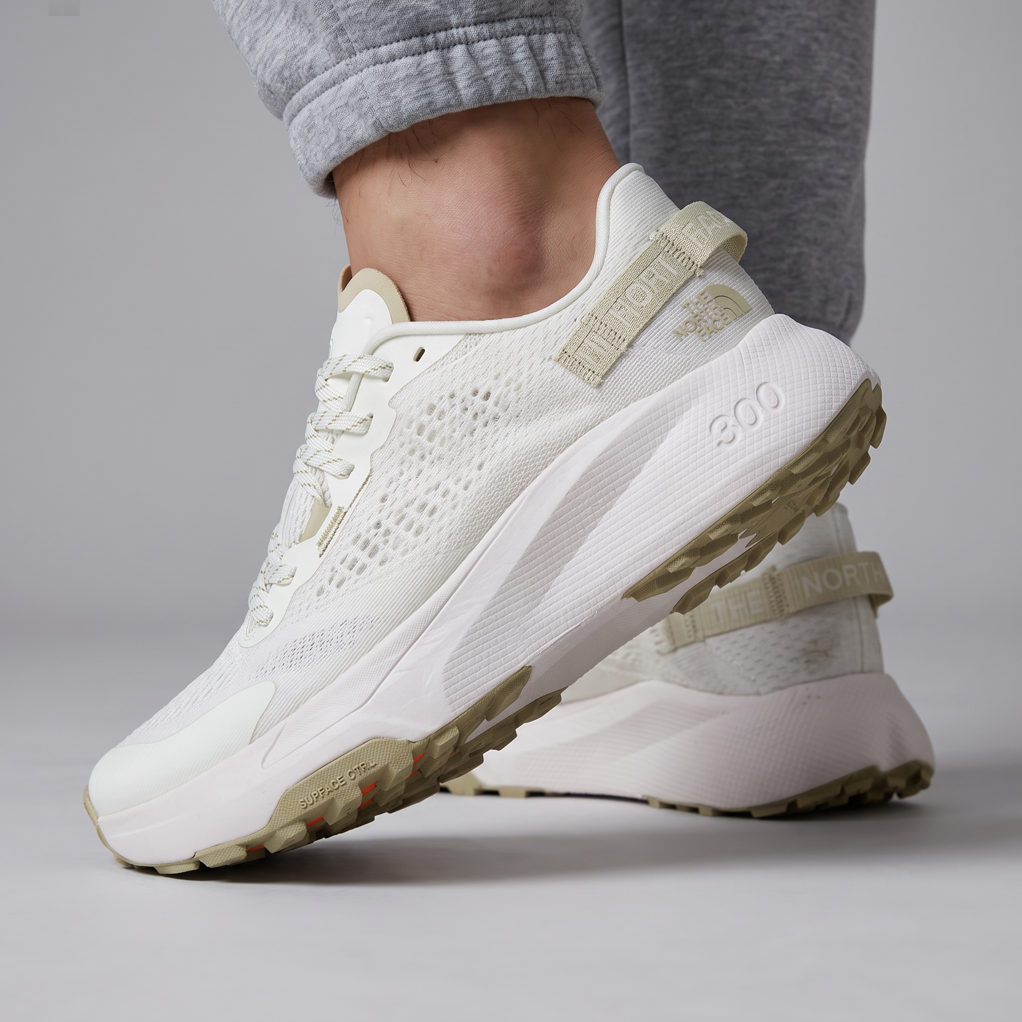 🤍 The North Face VECTIV 300 – Sandstone White Trail Shoes