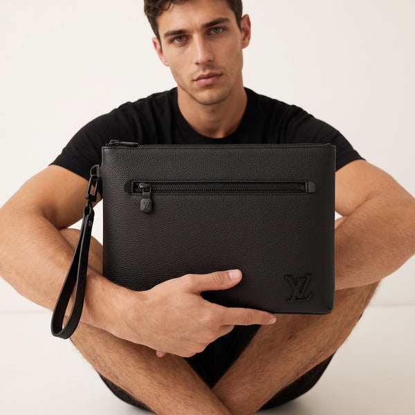 Louis Vuitton Pouch – Black Pebbled Finish 🖤👜