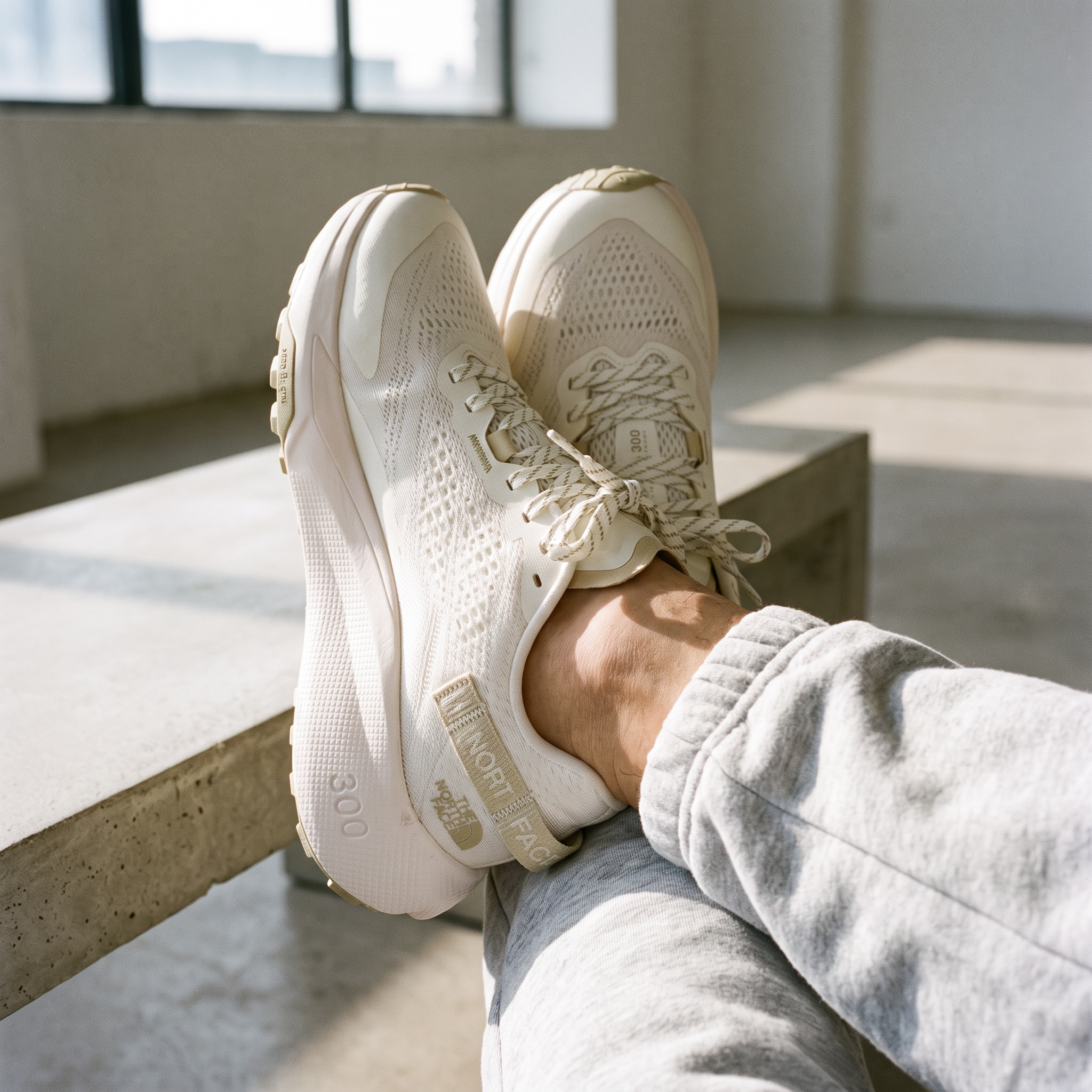 🤍 The North Face VECTIV 300 – Sandstone White Trail Shoes