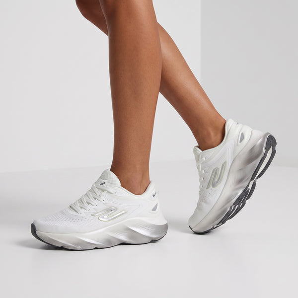Skechers Trainer – White Chunky Runner 👟