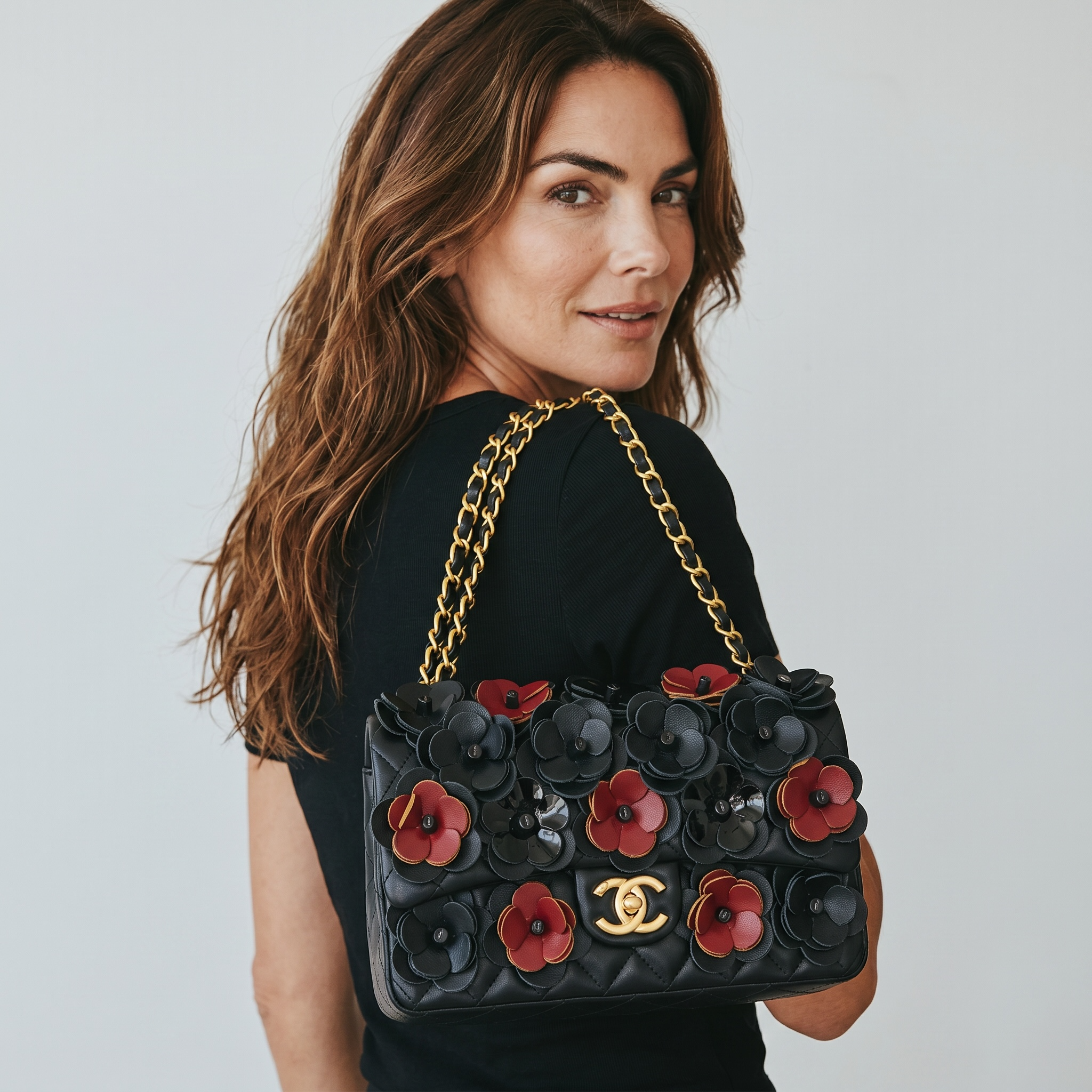 バッグ CHANEL camellia chain leather party bag Chanel Mini Flap Bag with Camellia Chain – Luxoria Fashion