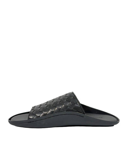 Bottega Veneta Intrecciato Slide Sandals – Black Edition 🖤✨